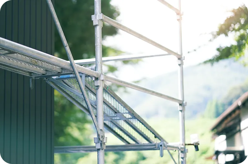 足場、メッシュシート設置